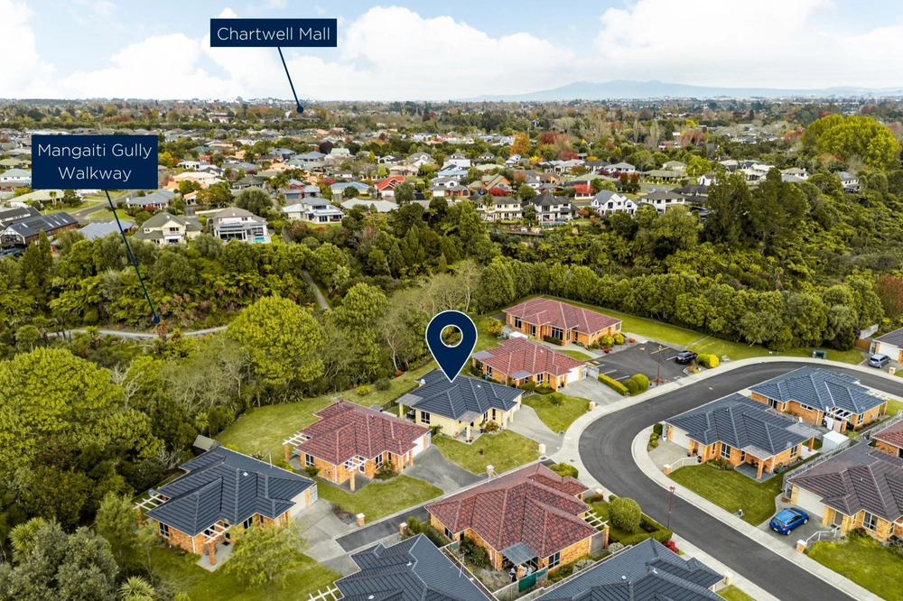Photos of 55 Sovereign Isle Lane