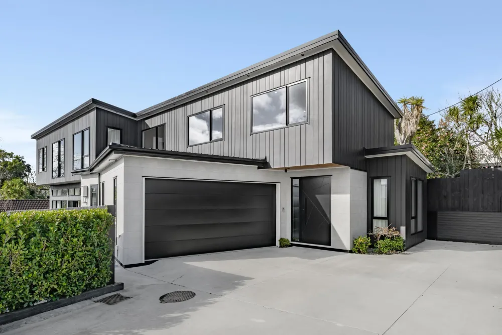 Photos of 39B Waiatarua Road