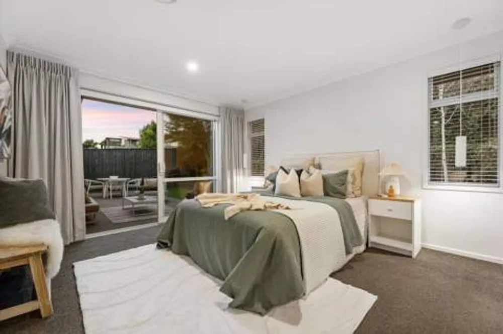 Photos of 217 Lakes Boulevard