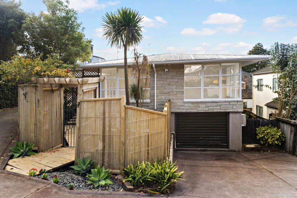 Photos of 1/51 Forrest Hill Road