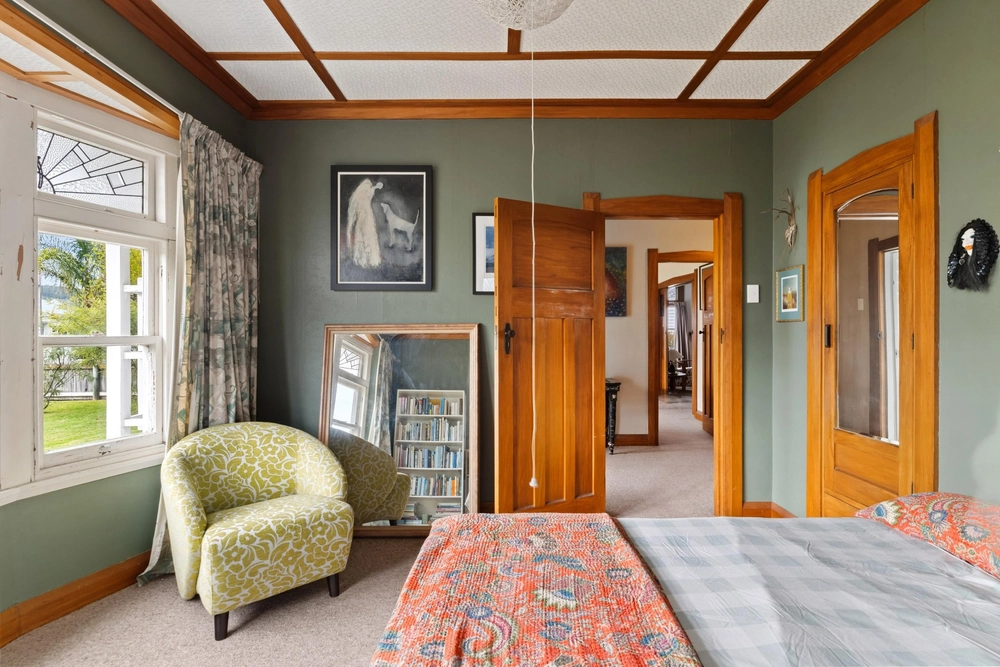 Photos of 266 Clifford Street