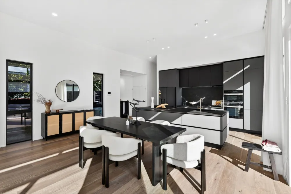 Photos of 39B Waiatarua Road