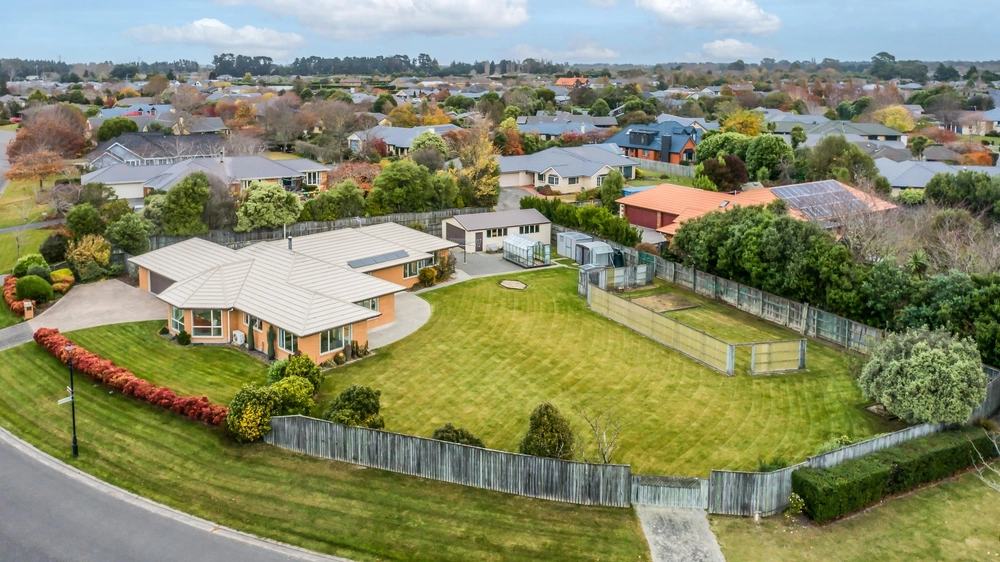 Photos of 49 Stonebridge Way