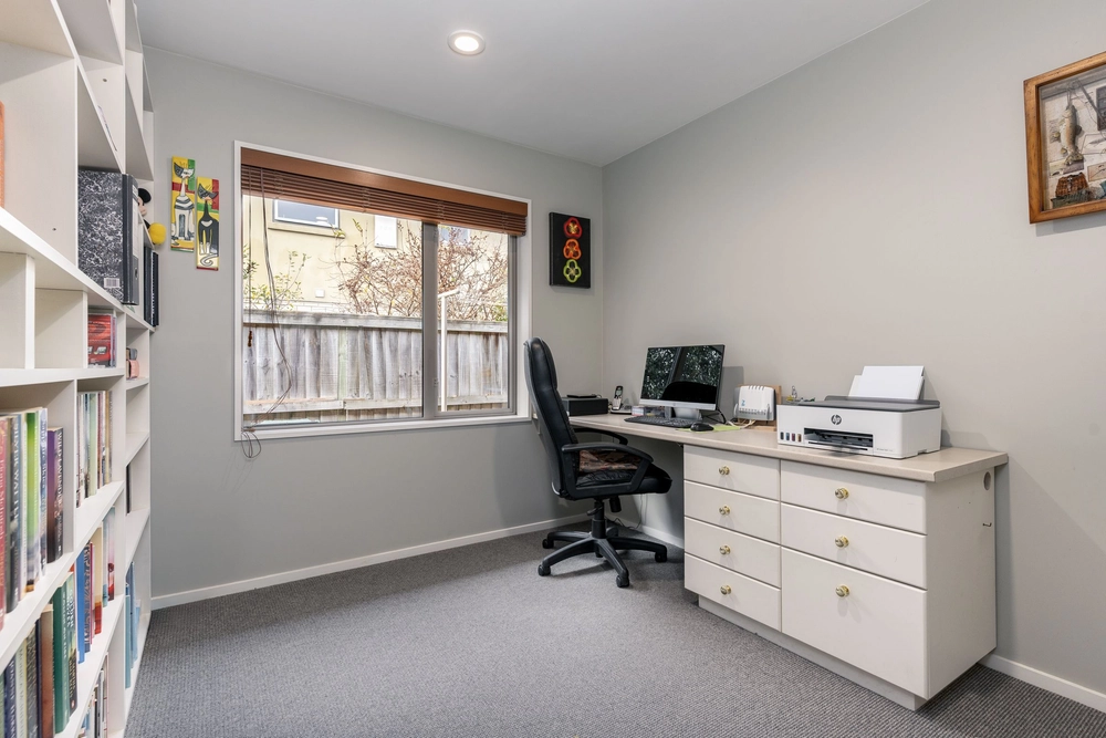 Photos of 8 Saddleback Green