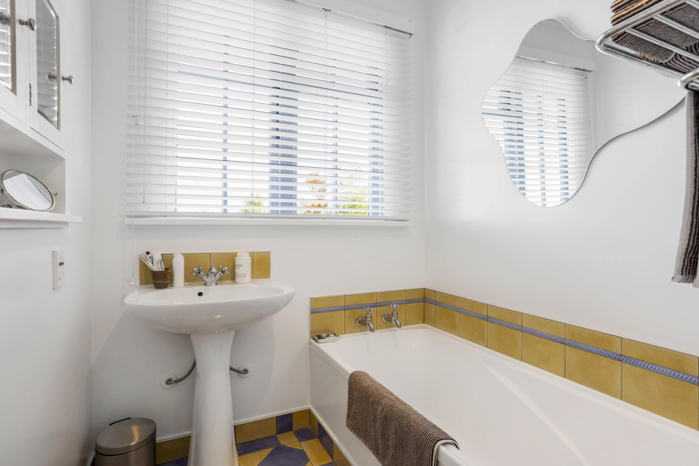 Photos of 8 Neidpath Road