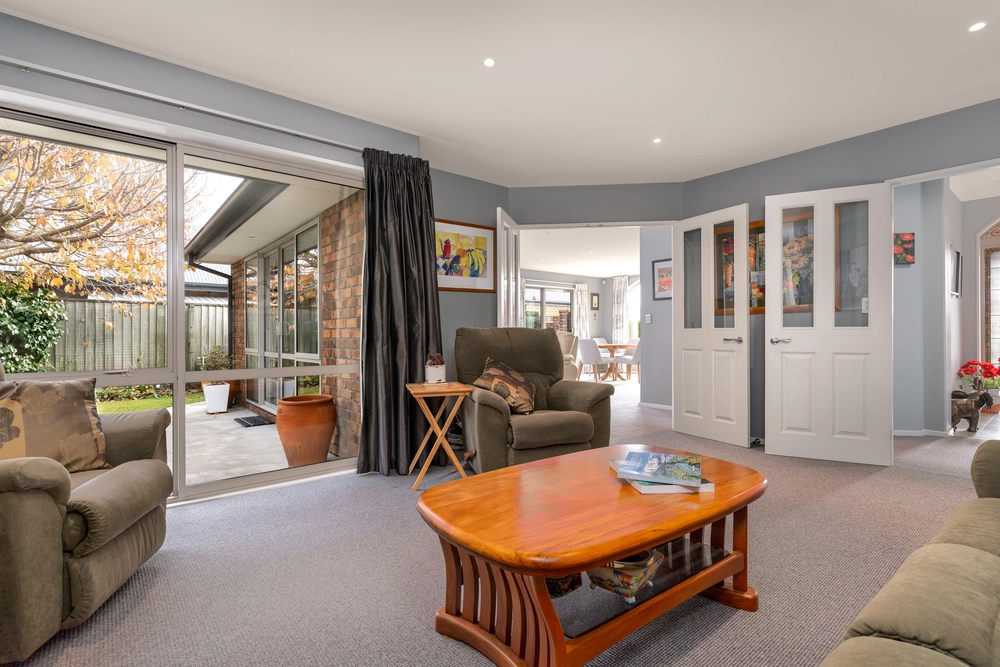 Photos of 8 Saddleback Green