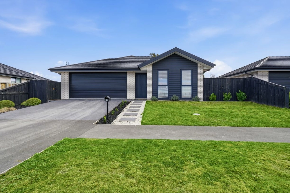 Photos of 31 Meadow View Drive