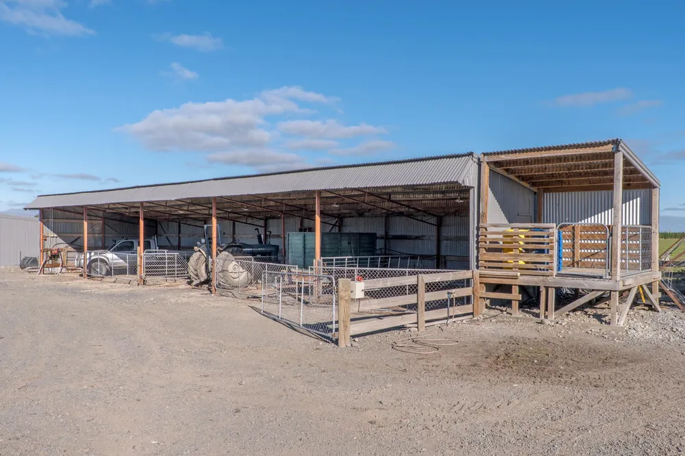 Photos of 1824 Pole Road