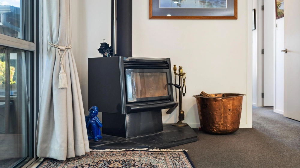 Photos of 1522 Kaiaua Road