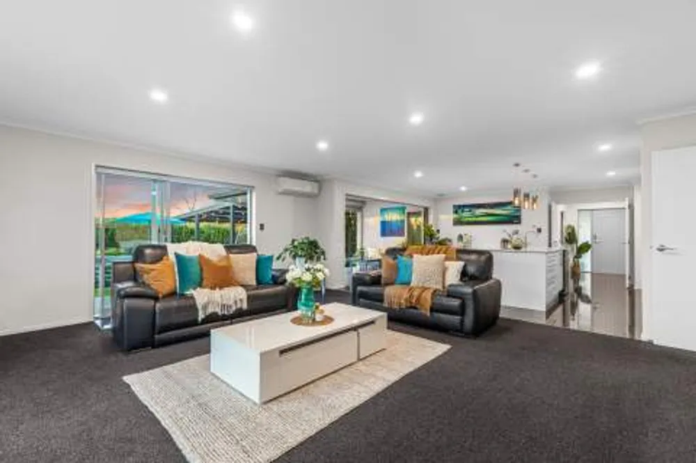 Photos of 1 Royal Ascot Drive