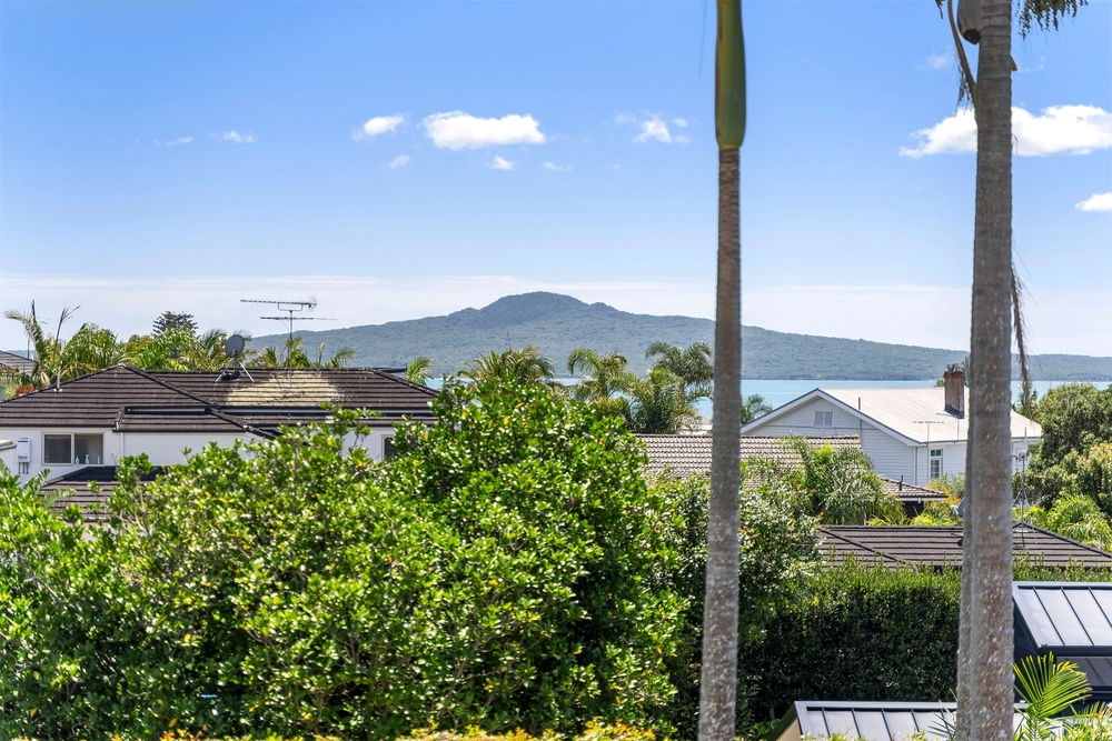 Photos of 8 Rawhitiroa Road