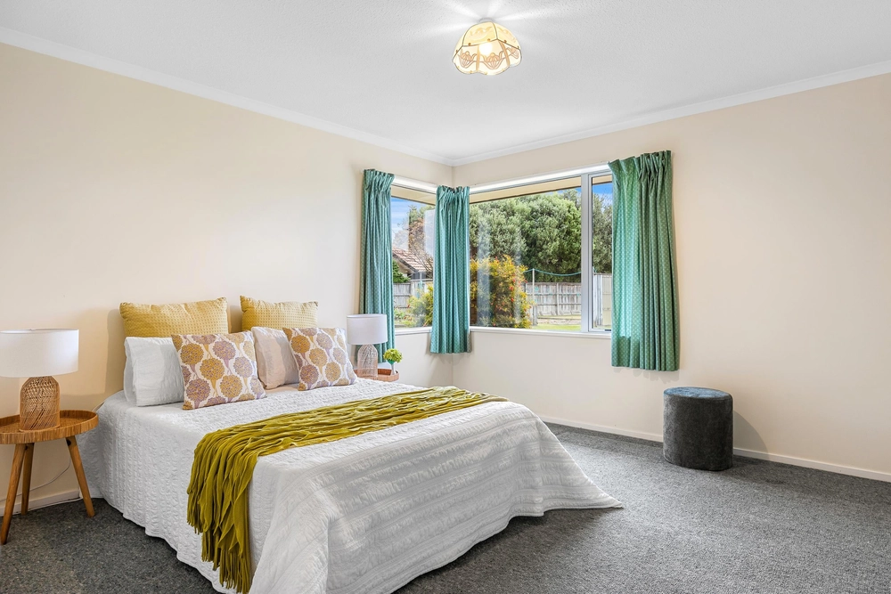 Photos of 49 Stonebridge Way