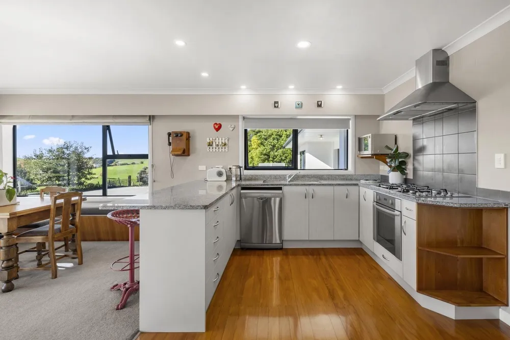 Photos of Unit 3, 957 Taotaoroa Road