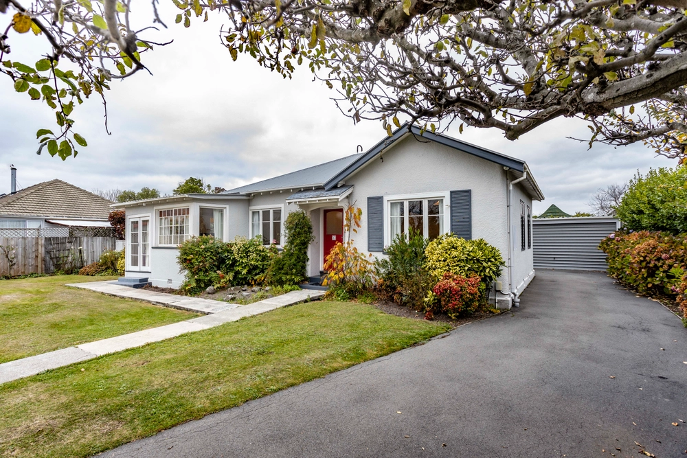 Photos of 47 Pitcairn Crescent
