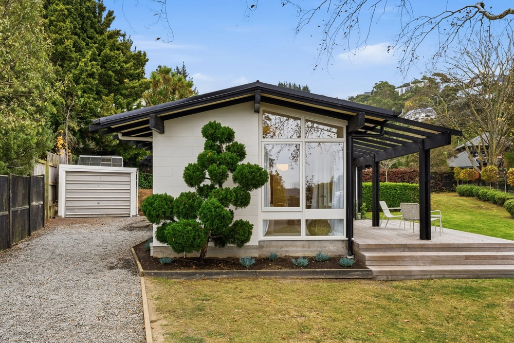 Photos of 21 Gunns Crescent