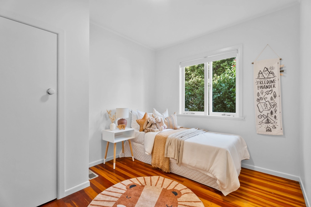 Photos of 29 Entrican Avenue