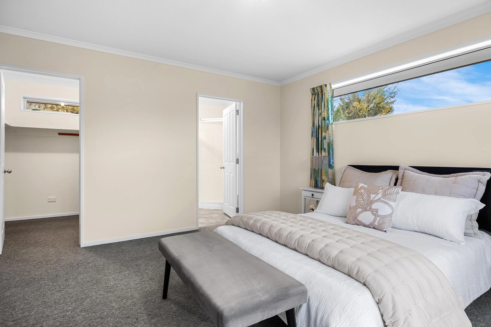 Photos of 49 Stonebridge Way