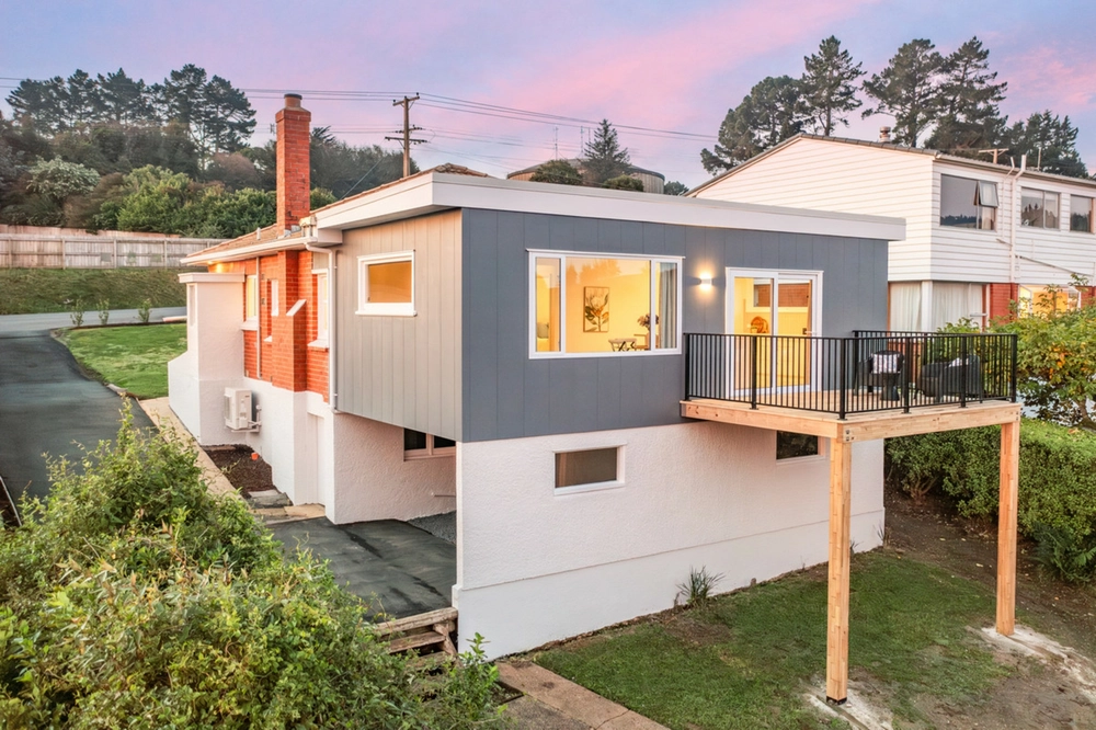 Photos of 141 Easther Crescent