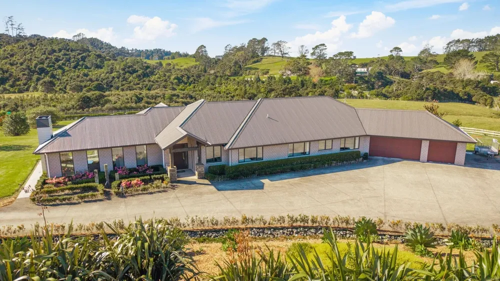 Photos of 246 Blackbridge Road