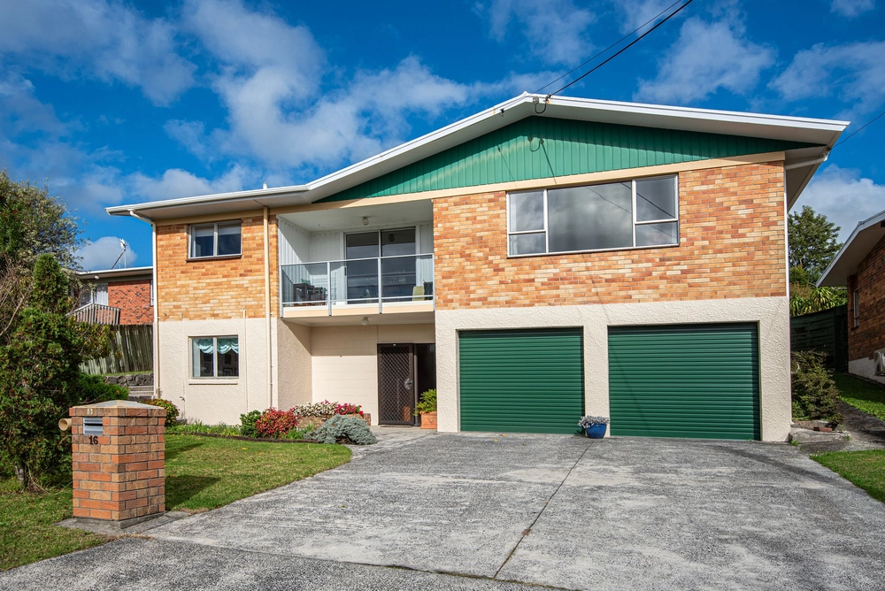 Photos of 16 Sorrento Street