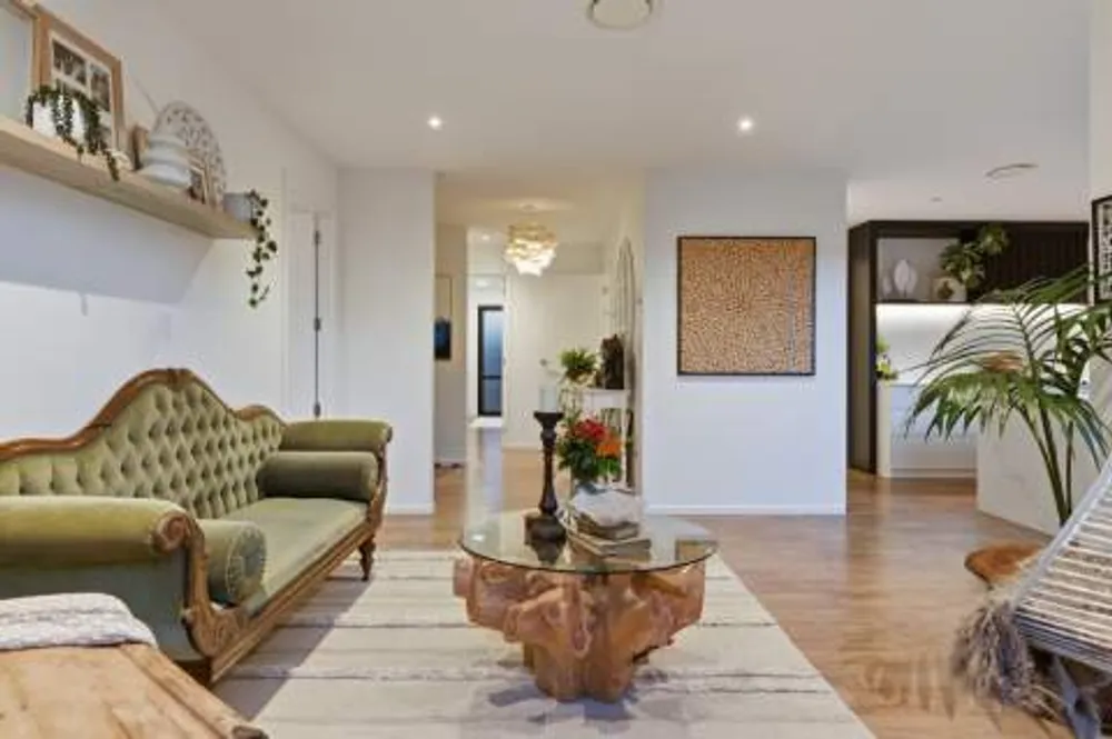 Photos of 33 Montia Close