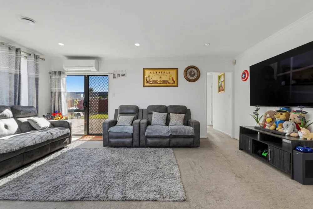 Photos of 18 Scotts Field Drive
