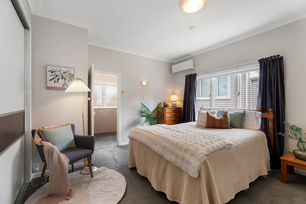 Photos of 19 Riddell Road
