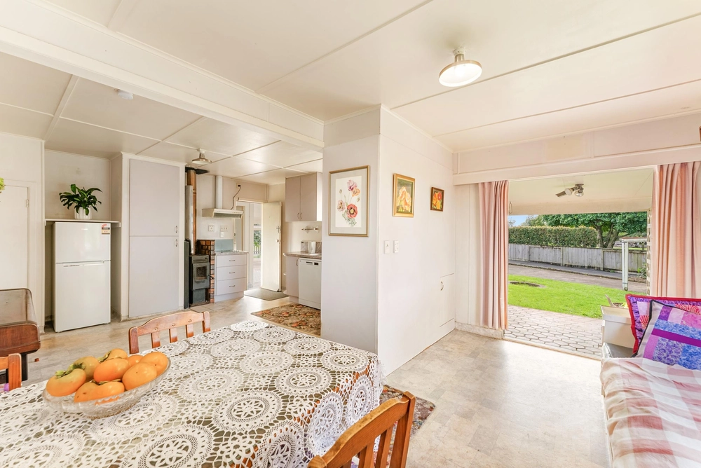 Photos of 94 Wilson Road South