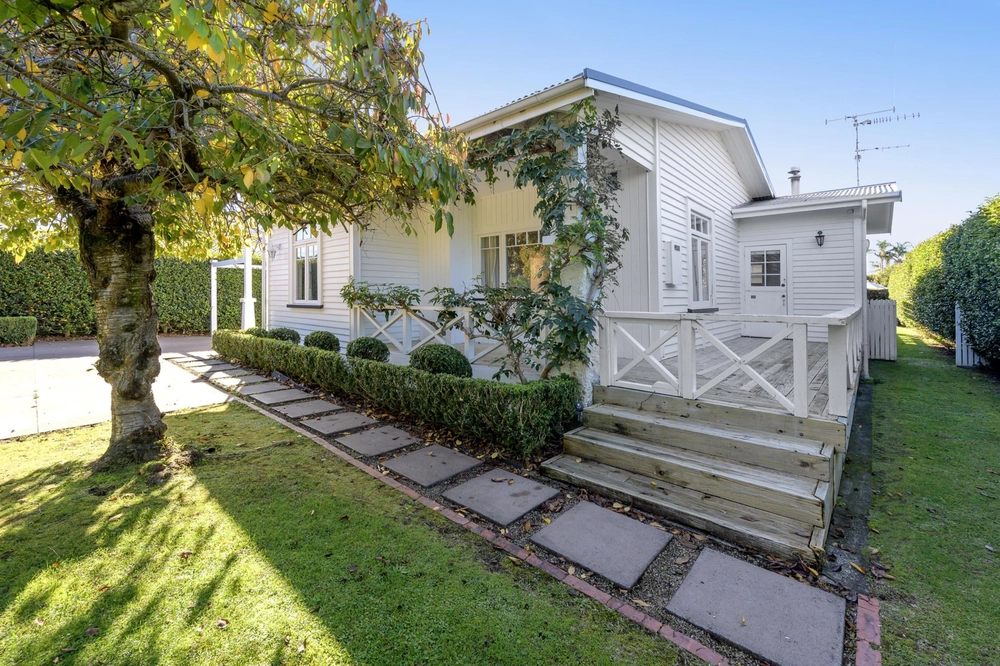 Photos of 9 Fourteenth Avenue