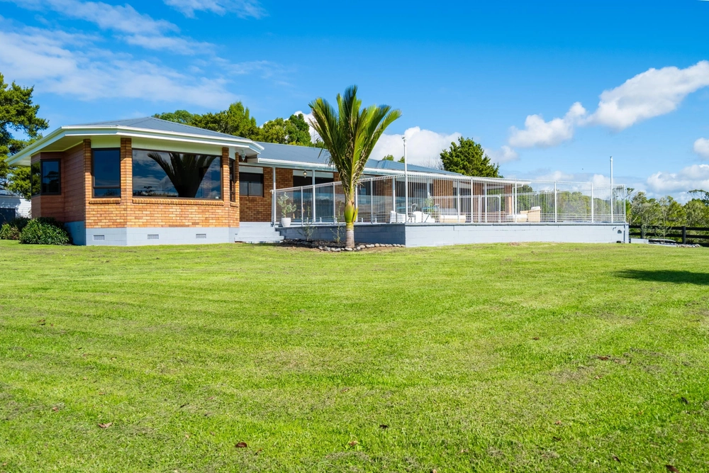 Photos of 382 Whareora Road