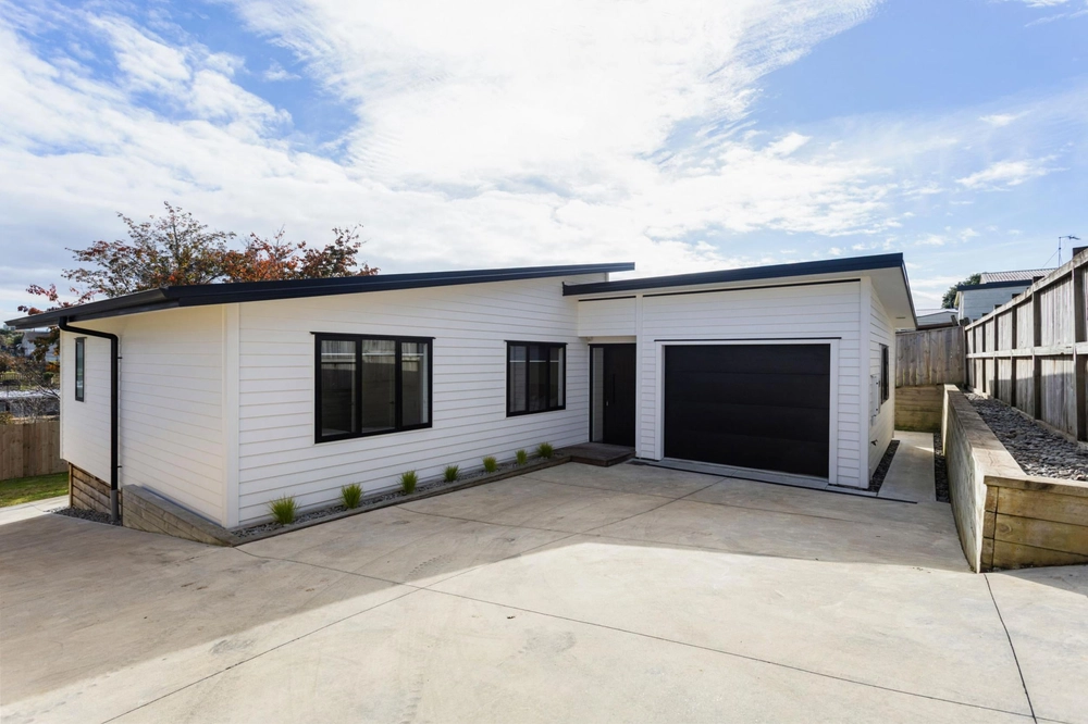 Photos of 52B Rolleston Street