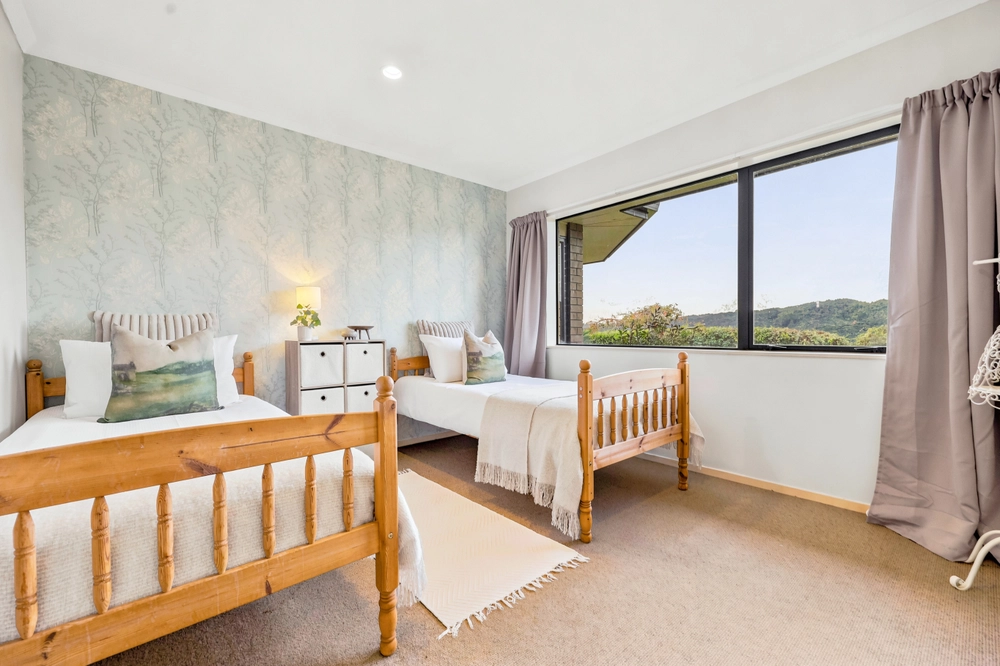 Photos of 94 Sowerby Heights