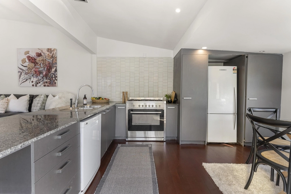 Photos of 103 Brighton Road