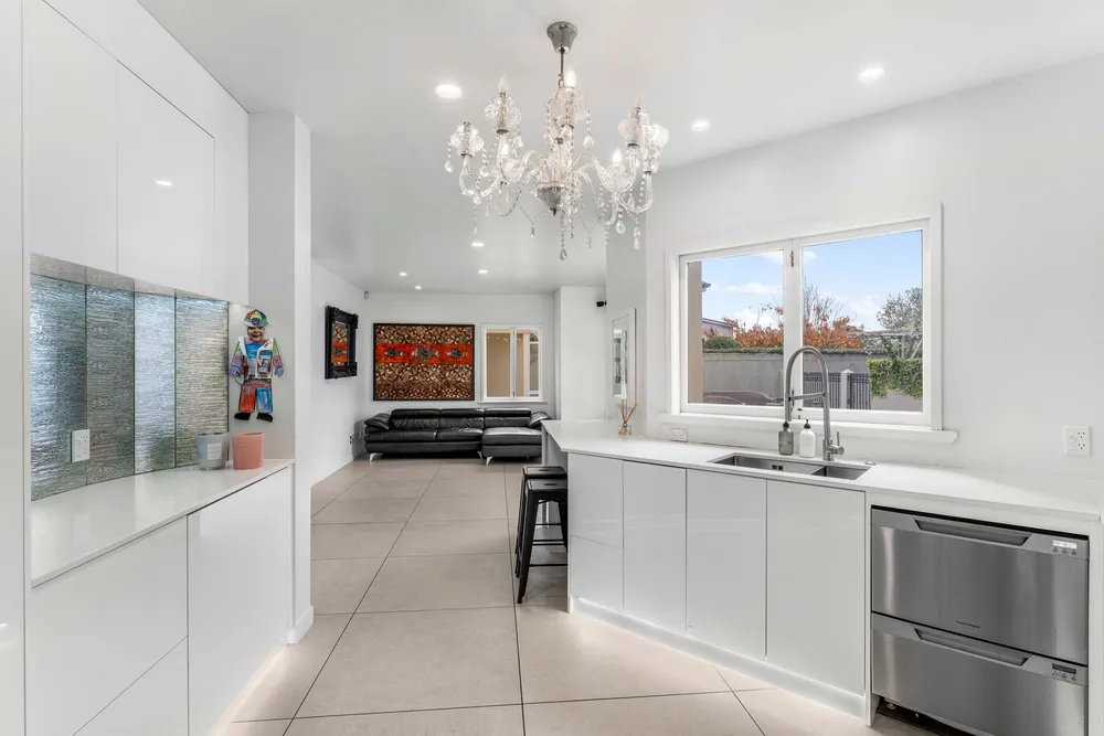 Photos of 55 St Stephens Avenue