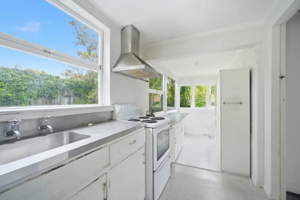 Photos of 31 Roseberry Avenue