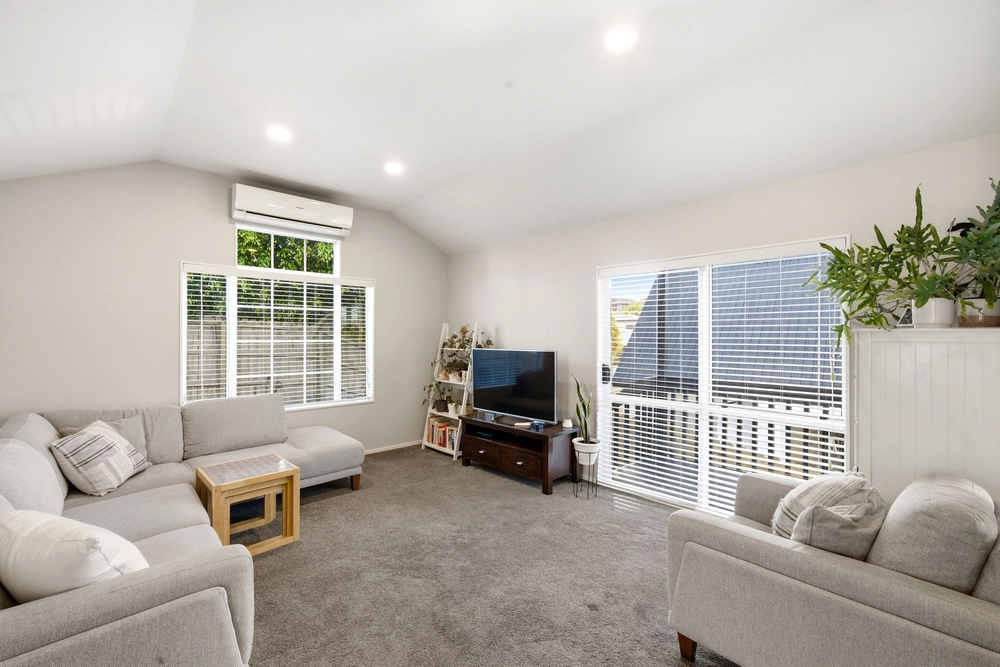 Photos of 53C Howe Street