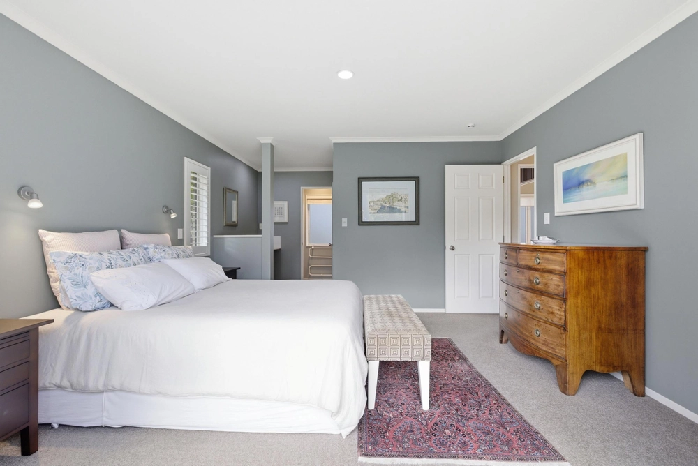 Photos of 328 Newell Road