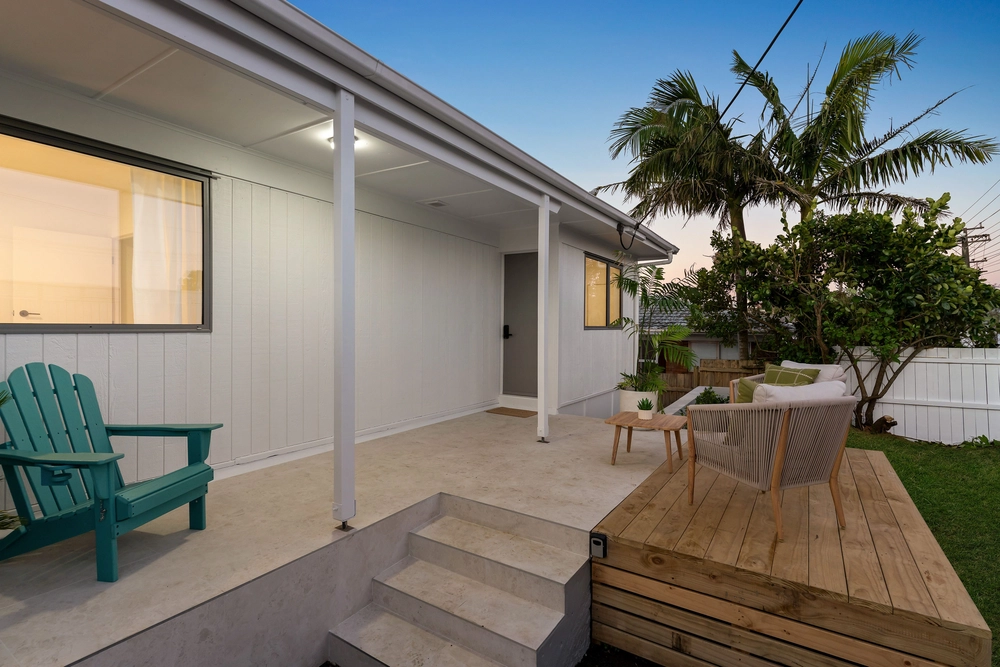 Photos of 583 East Coast Road