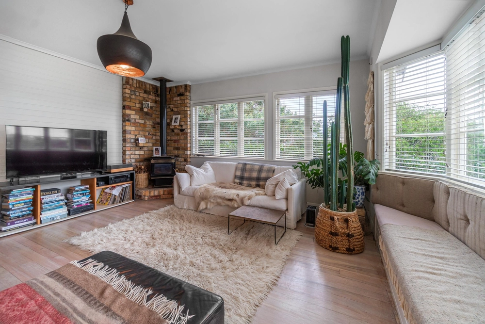 Photos of 133 Coates Avenue