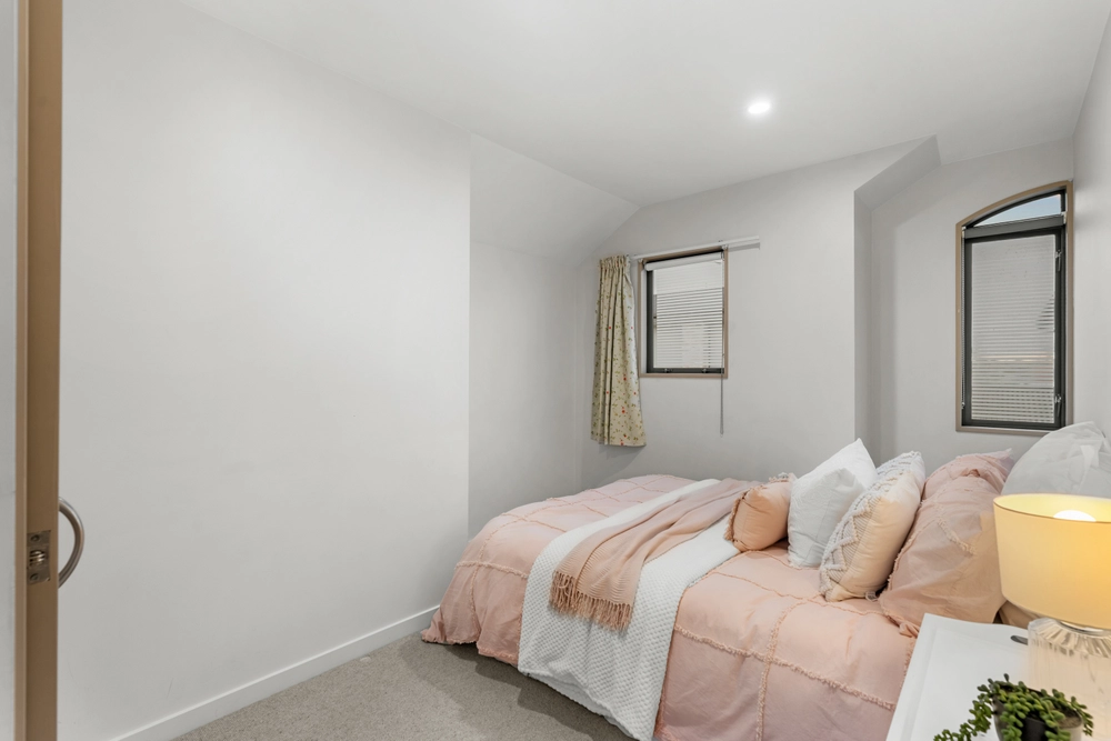 Photos of 70 Wharenui Road