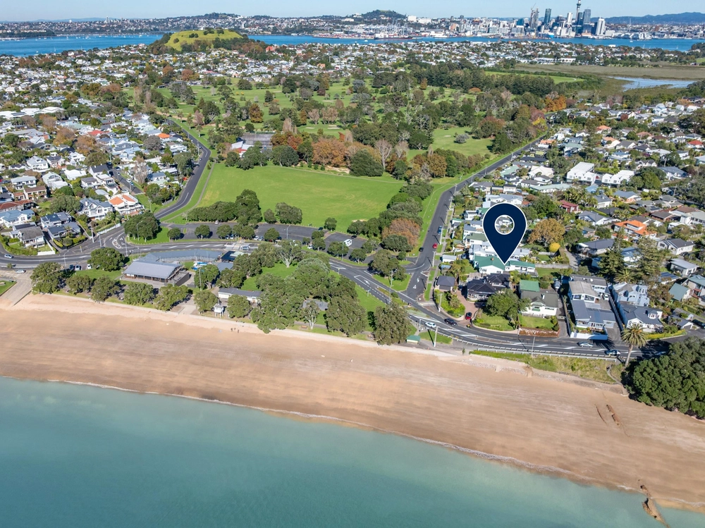 Photos of 2 Seabreeze Road
