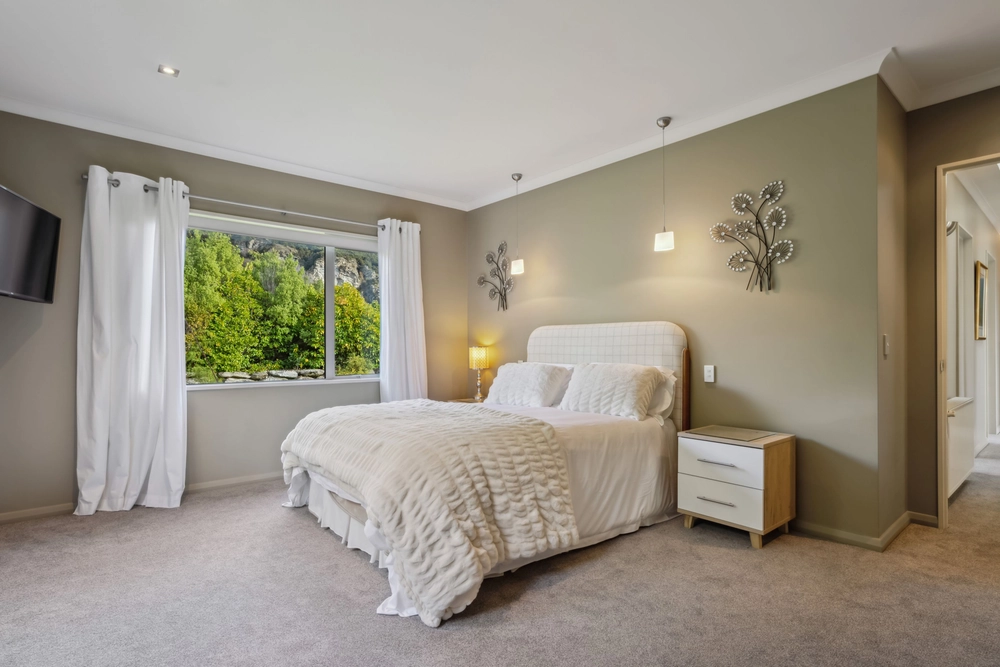 Photos of 1153 Aubrey Road
