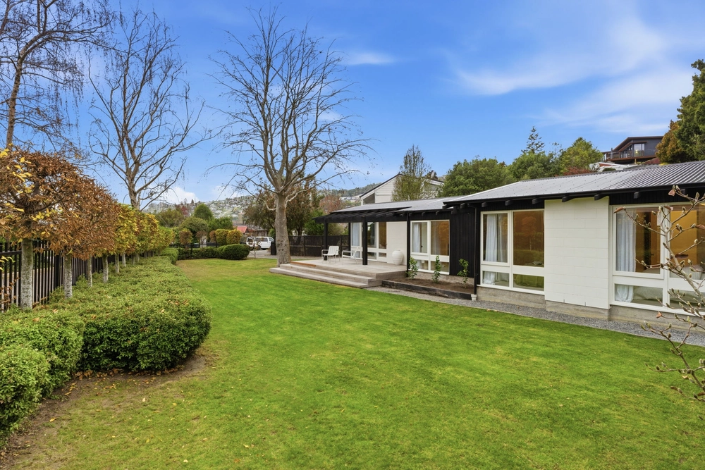 Photos of 21 Gunns Crescent