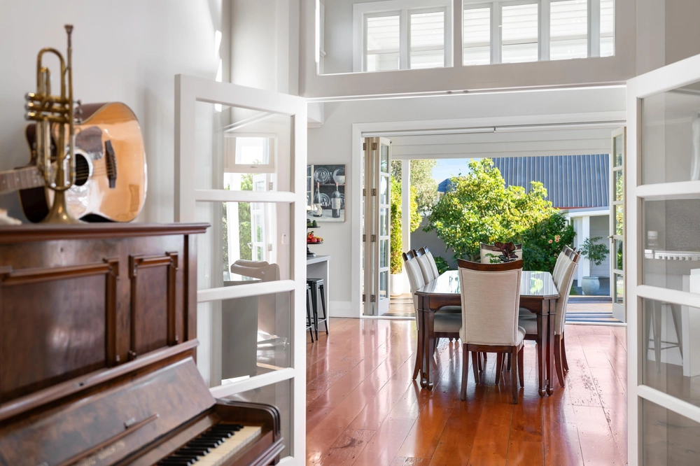 Photos of 107 Rolleston Street