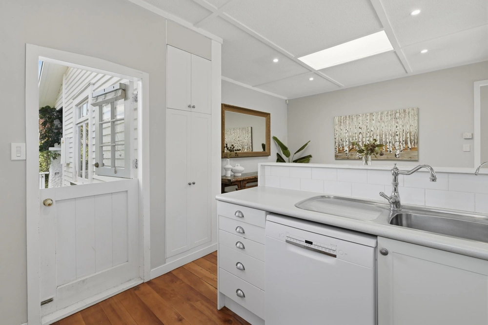 Photos of 9 Fourteenth Avenue