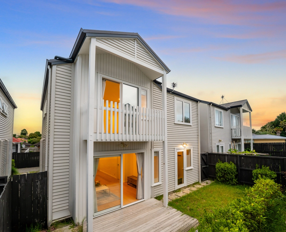 Photos of 17C Holland Avenue