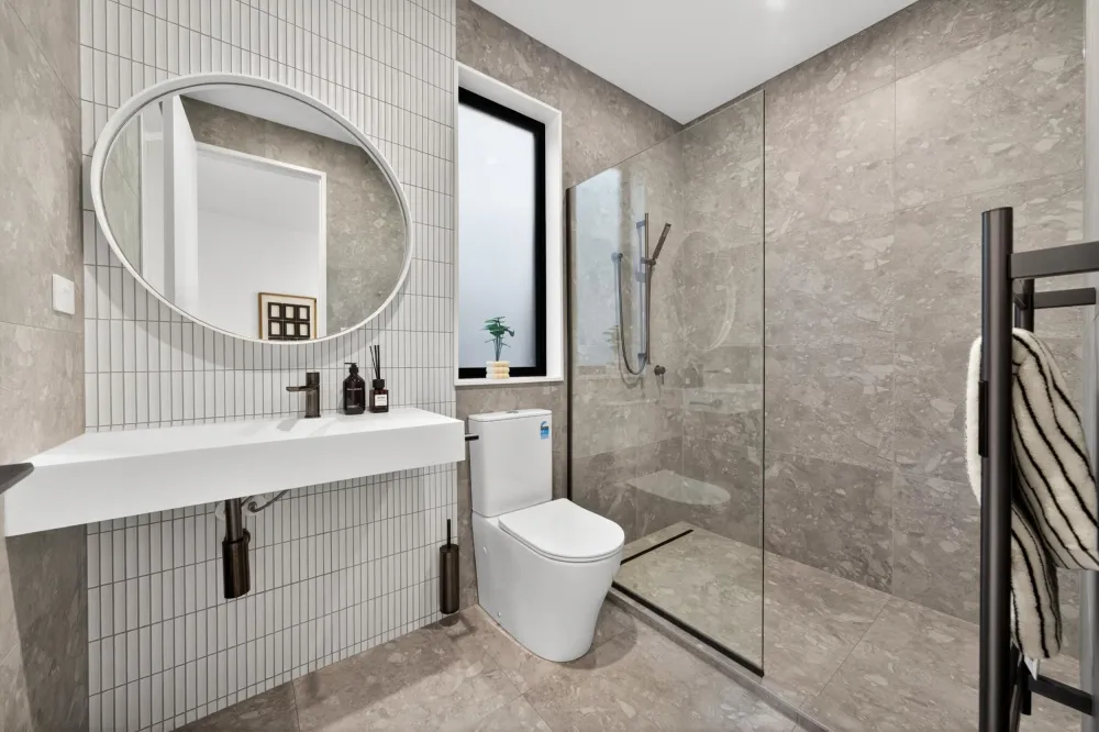 Photos of 39B Waiatarua Road