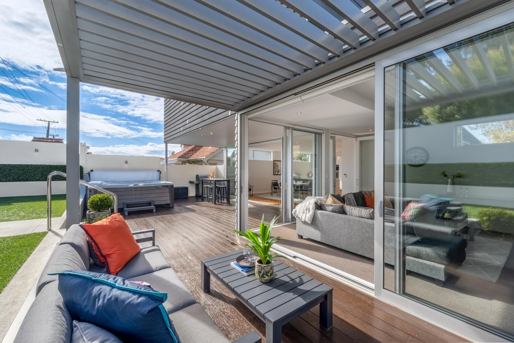 Photos of 33 Luplau Crescent