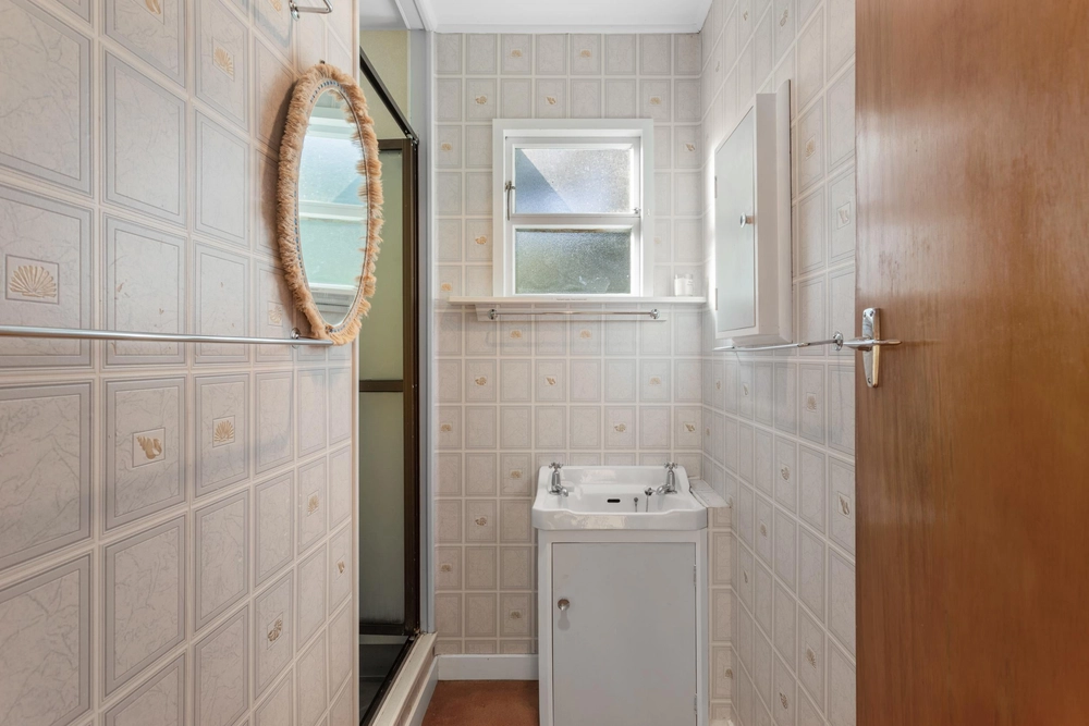 Photos of 1679 Kenepuru Road