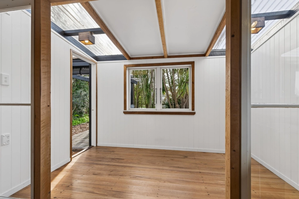 Photos of 74 Moir Street